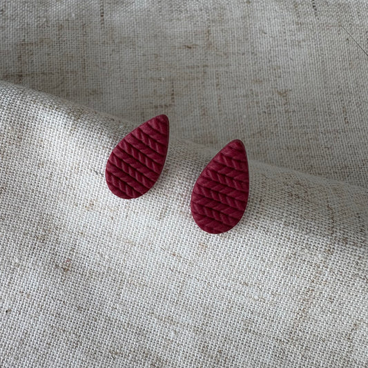 Cosy Sweater Burgundy Studs